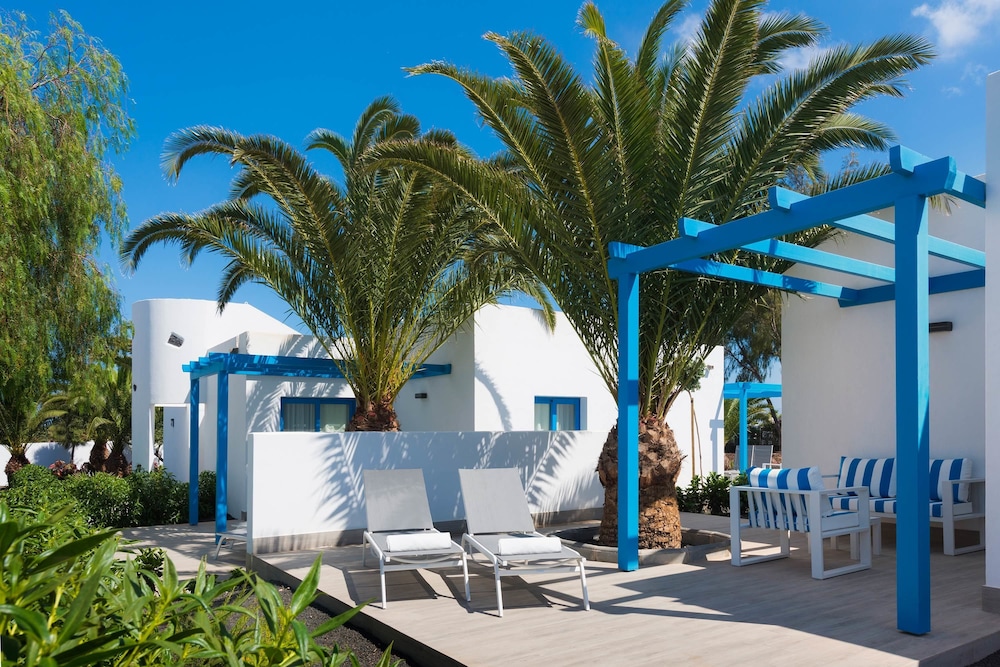 Elba Lanzarote Royal Village Resort — Hotel building in Playa Blanca, Canary Islands