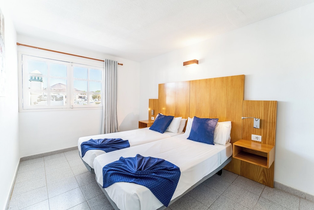 Ereza Apartamentos Los Hibiscos - Adults Only — Hotel rooms in Puerto del Carmen, Canary Islands