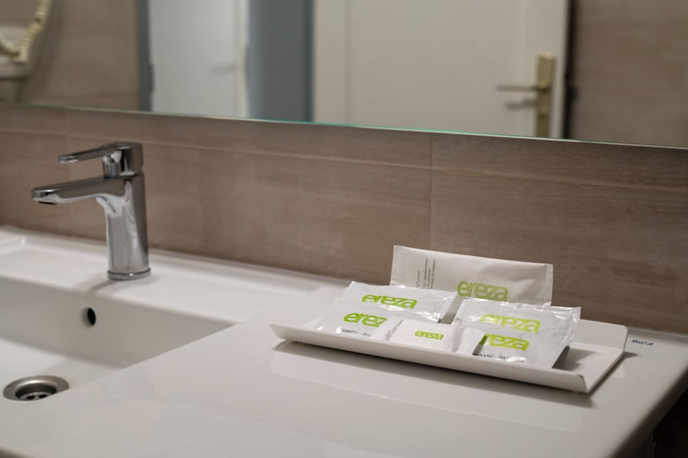 Ereza Apartamentos Los Hibiscos - Adults Only — Hotel rooms in Puerto del Carmen, Canary Islands