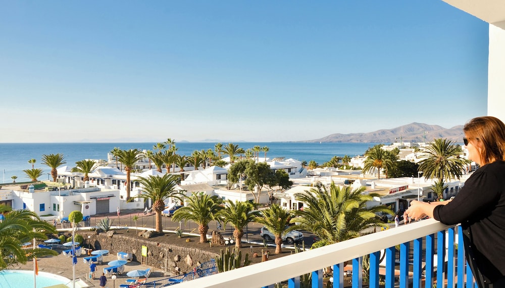 Ereza Apartamentos Los Hibiscos - Adults Only — Attractions in the area in Puerto del Carmen, Canary Islands