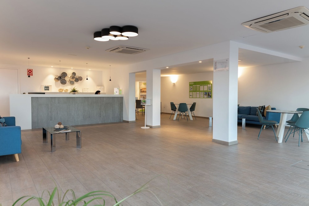 Ereza Apartamentos Los Hibiscos - Adults Only — Hotel building in Puerto del Carmen, Canary Islands