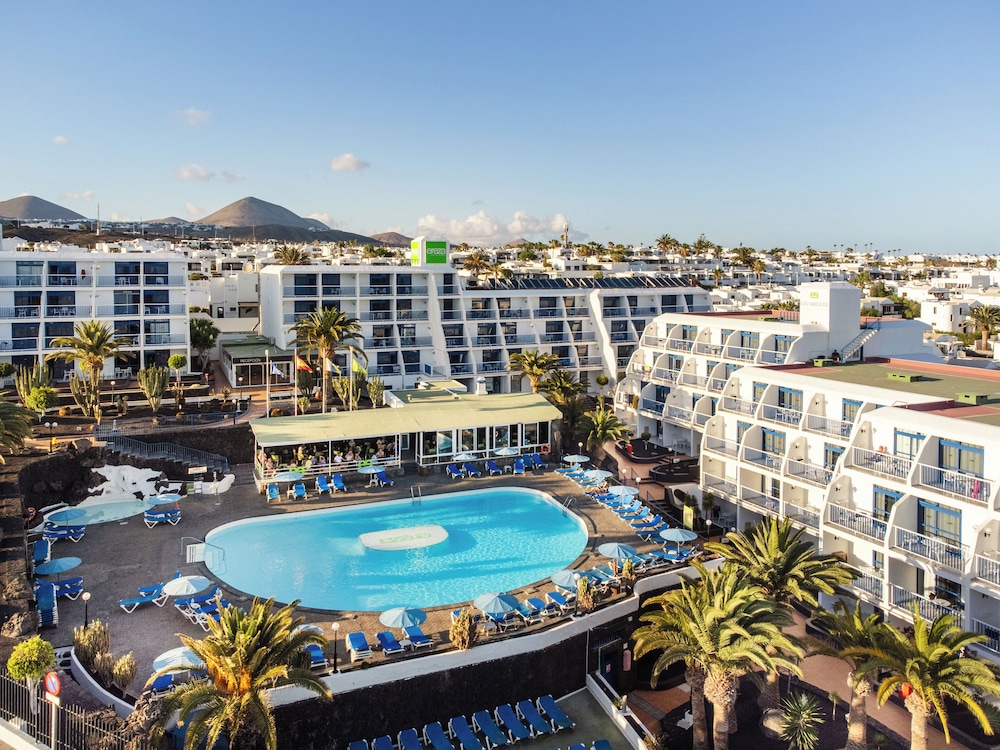 Ereza Apartamentos Los Hibiscos - Adults Only — Main photo in Puerto del Carmen, Canary Islands