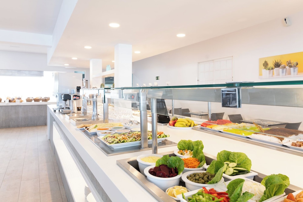 Ereza Apartamentos Los Hibiscos - Adults Only — Restaurant & bars in Puerto del Carmen, Canary Islands