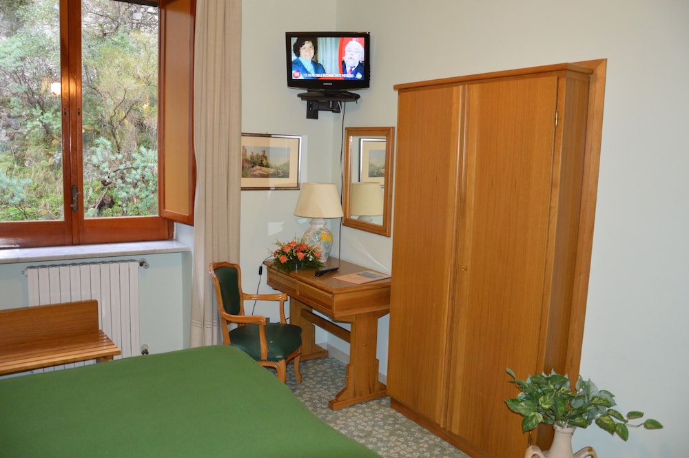 Hotel La Bussola — Hotel rooms in Amalfi, Campania