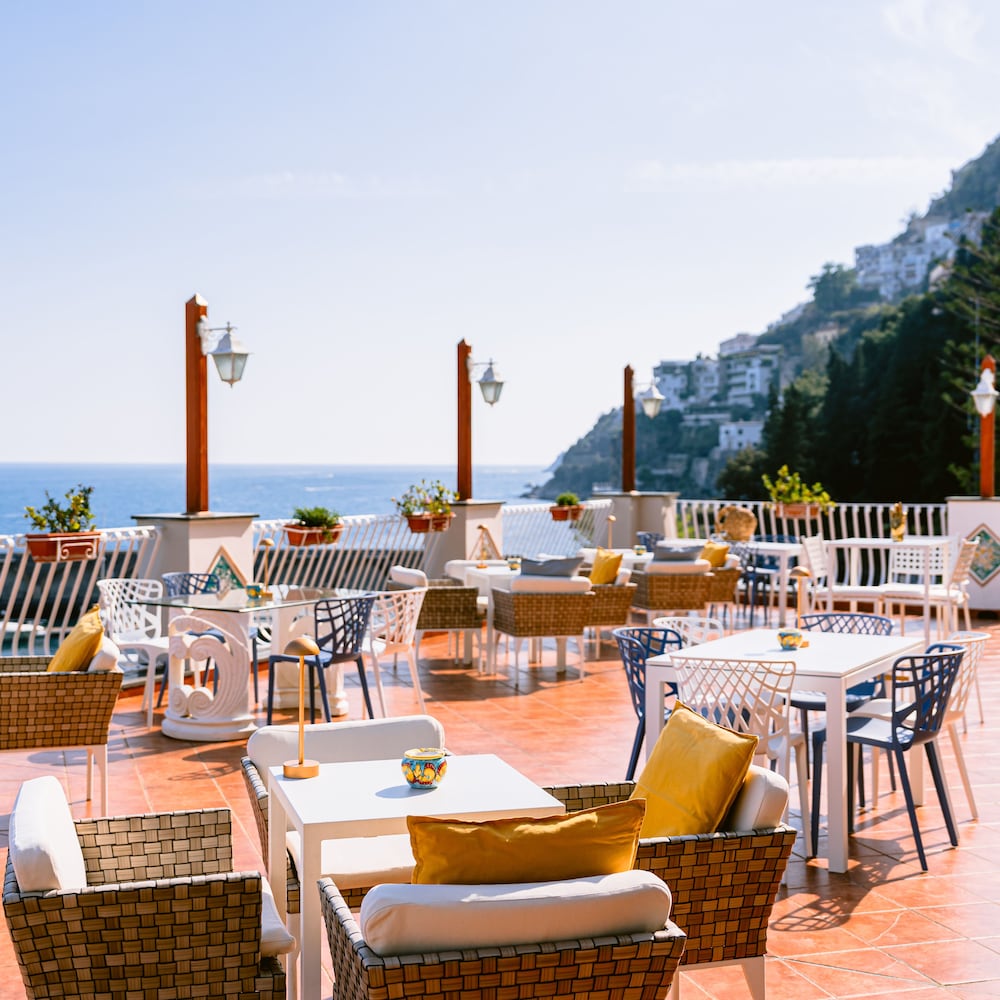 Hotel La Bussola — Restaurant & bars in Amalfi, Campania