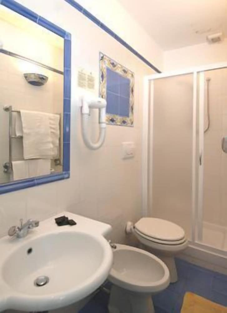 Hotel La Bussola — Hotel rooms in Amalfi, Campania