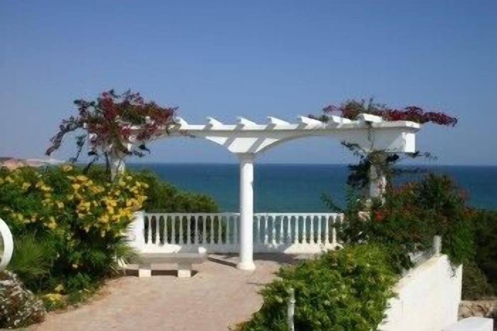 Apartamentos do Parque — Beach in Albufeira, Faro