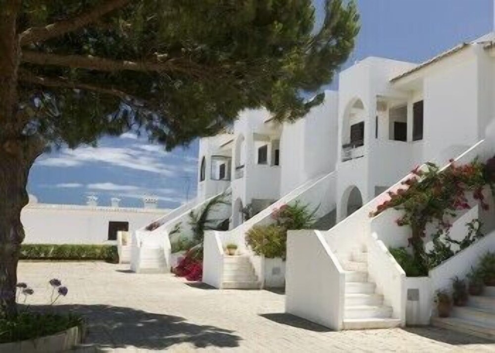 Apartamentos do Parque — Hotel building in Albufeira, Faro