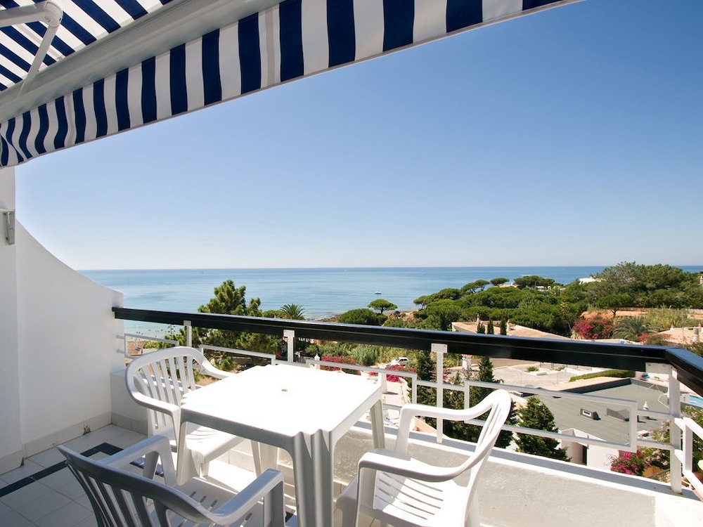 Apartamentos do Parque — Hotel rooms in Albufeira, Faro