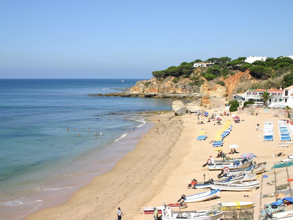 Apartamentos do Parque — Beach in Albufeira, Faro