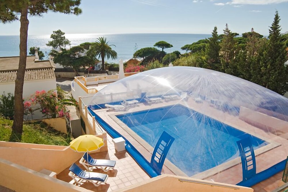 Apartamentos do Parque — Swimming pool in Albufeira, Faro