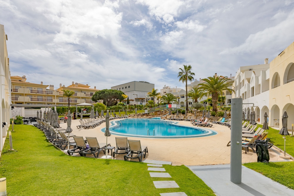 Natura Algarve Club — Swimming pool in Albufeira, Faro