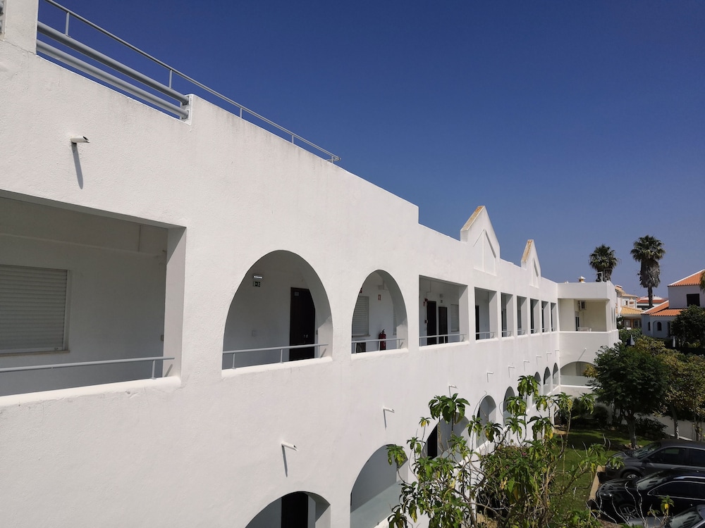 Natura Algarve Club — Hotel building in Albufeira, Faro