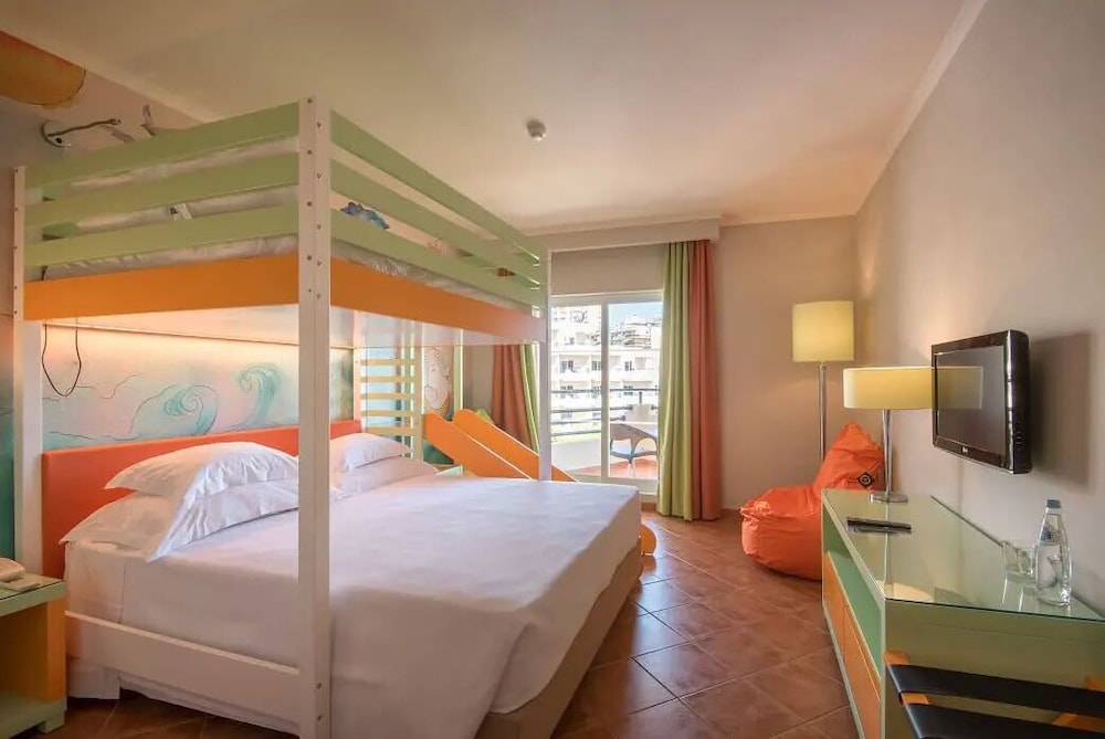 Vila Gale Nautico Resort Hotel — Hotel rooms in Armação de Pêra, Faro