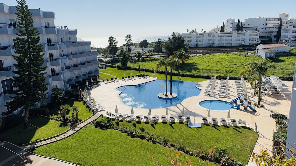 Vila Gale Nautico Resort Hotel — Hotel building in Armação de Pêra, Faro