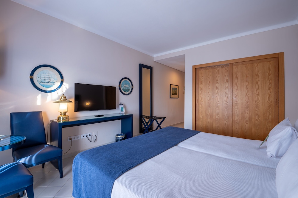 Vila Gale Nautico Resort Hotel — Hotel rooms in Armação de Pêra, Faro