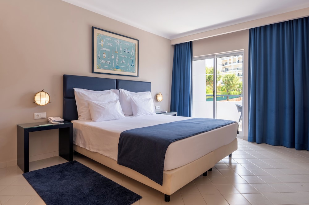 Vila Gale Nautico Resort Hotel — Hotel rooms in Armação de Pêra, Faro
