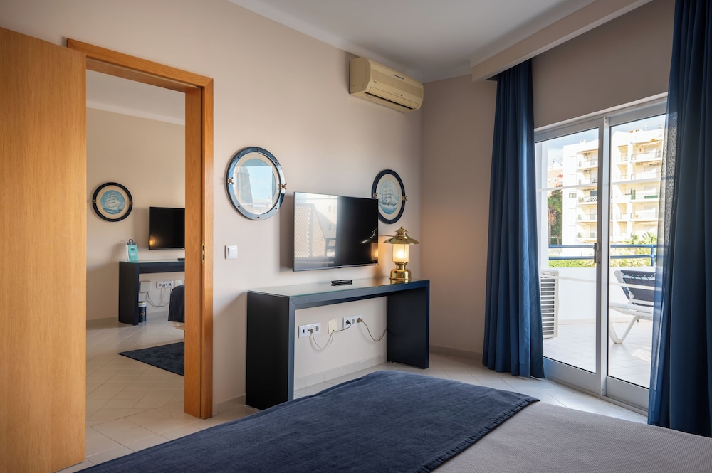 Vila Gale Nautico Resort Hotel — Hotel rooms in Armação de Pêra, Faro