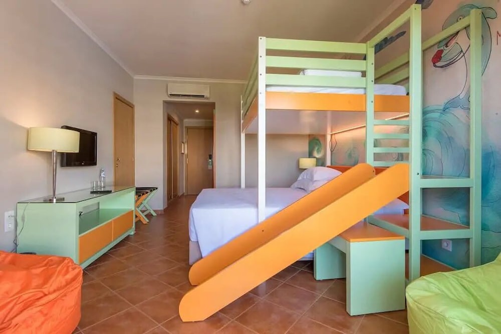 Vila Gale Nautico Resort Hotel — Hotel rooms in Armação de Pêra, Faro