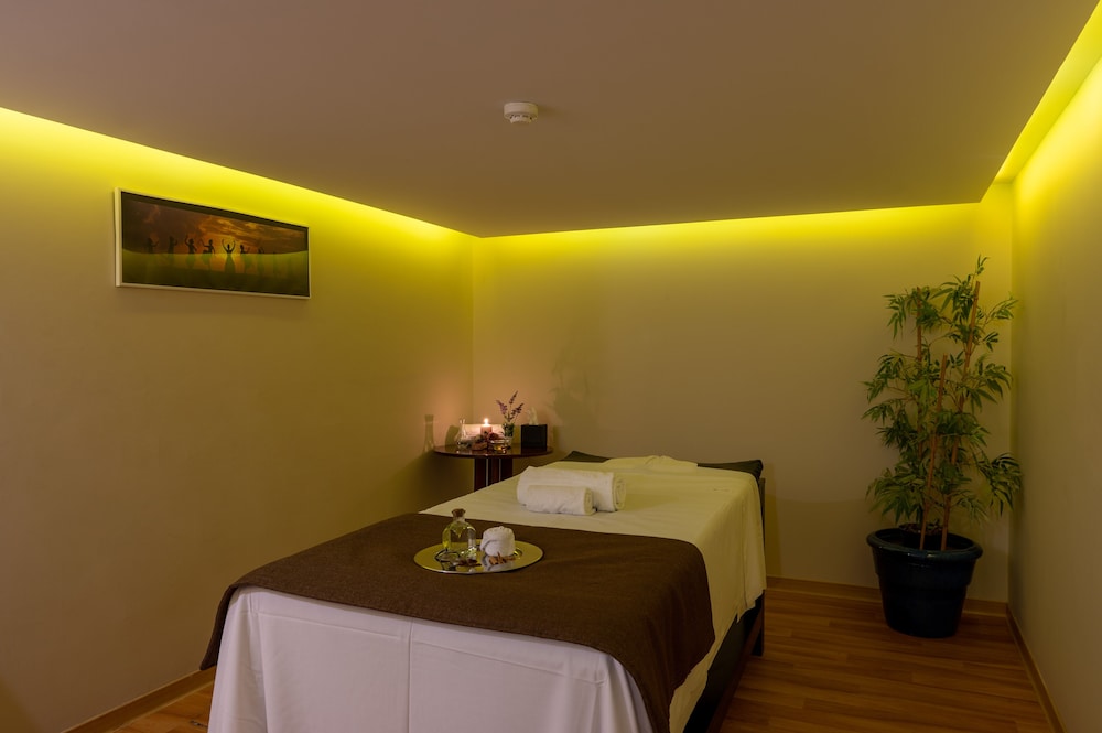 Vila Gale Nautico Resort Hotel — Spa in Armação de Pêra, Faro