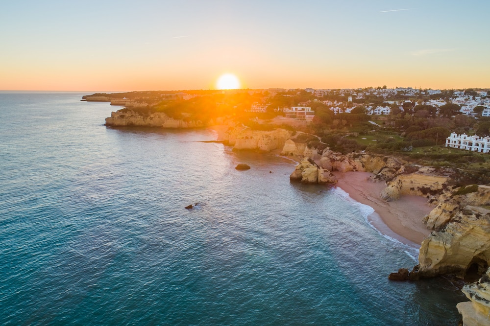 Vila Gale Nautico Resort Hotel — Beach in Armação de Pêra, Faro