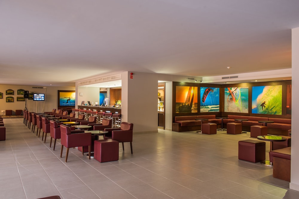 Vila Gale Nautico Resort Hotel — Restaurant & bars in Armação de Pêra, Faro