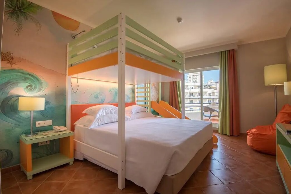 Vila Gale Nautico Resort Hotel — Hotel rooms in Armação de Pêra, Faro