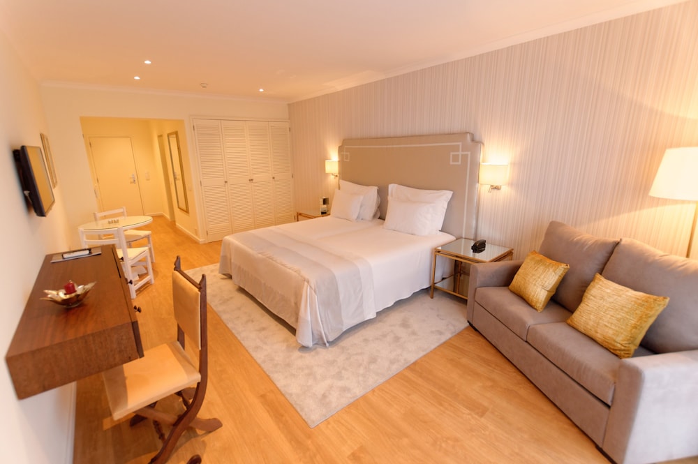 Carvoeiro Garden Hotel — Hotel rooms in Carvoeiro, Faro