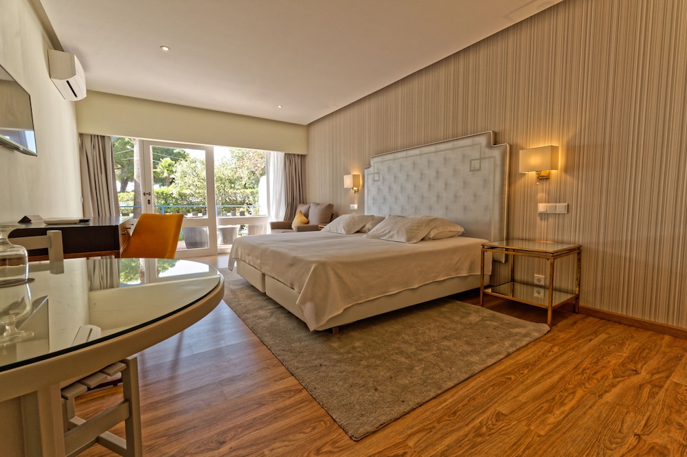 Carvoeiro Garden Hotel — Hotel rooms in Carvoeiro, Faro