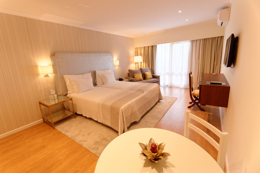 Carvoeiro Garden Hotel — Hotel rooms in Carvoeiro, Faro