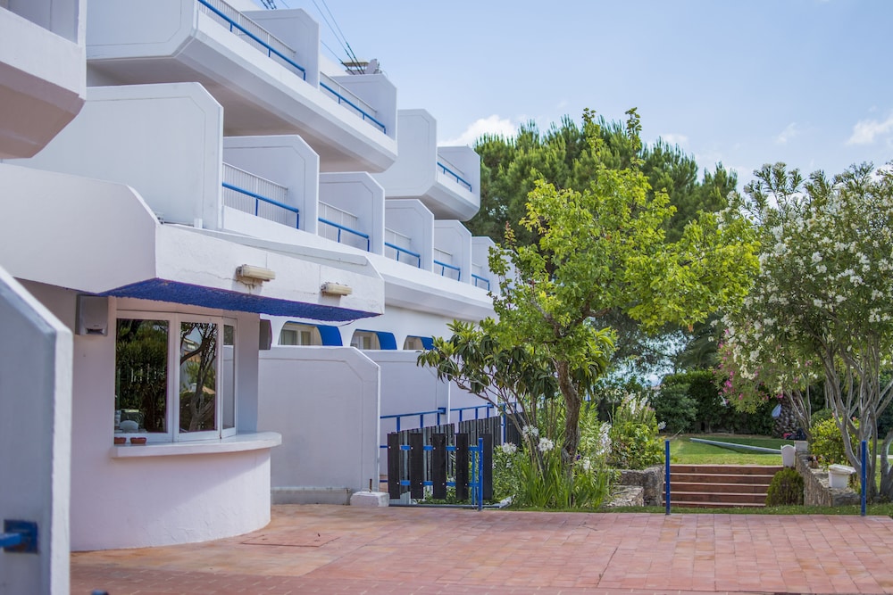 Carvoeiro Garden Hotel — Hotel building in Carvoeiro, Faro