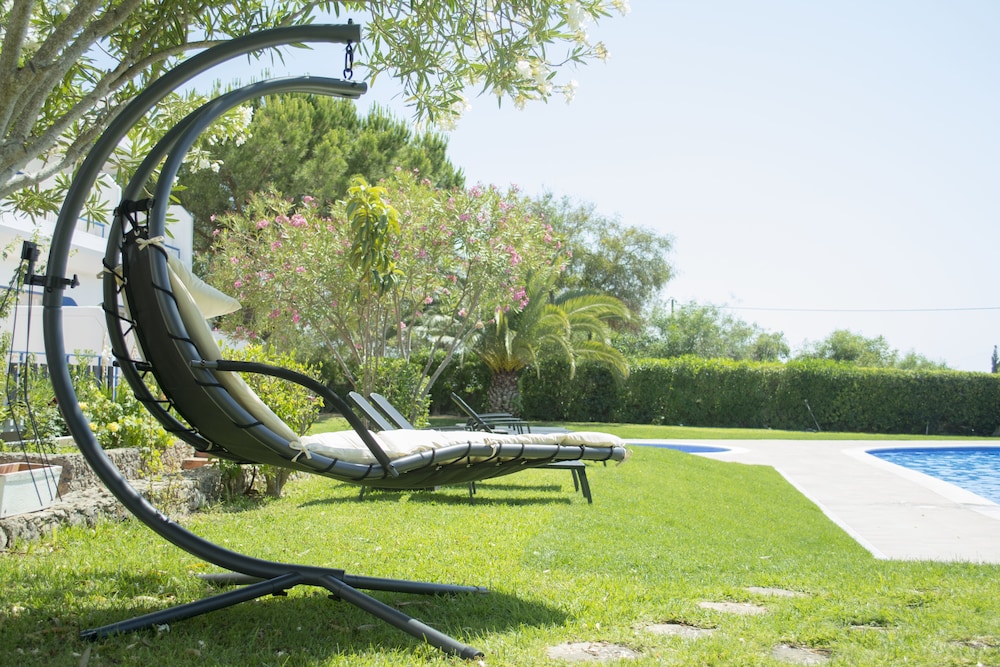 Carvoeiro Garden Hotel — Swimming pool in Carvoeiro, Faro