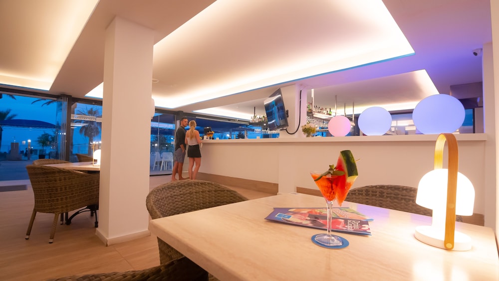 Hotel Negresco Playa de Palma - Adults Only — Restaurant & bars in Playa de Palma, Balearic Islands