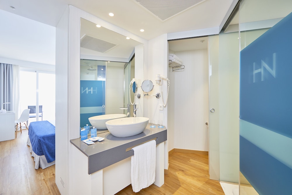Hotel Negresco Playa de Palma - Adults Only — Hotel rooms in Playa de Palma, Balearic Islands