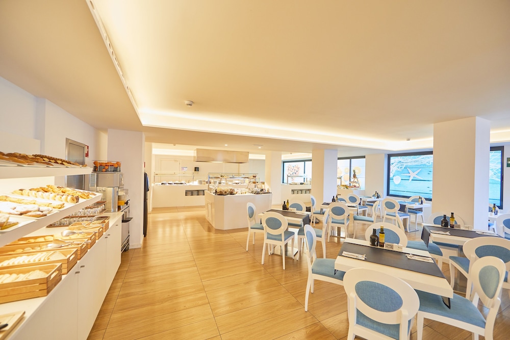 Hotel Negresco Playa de Palma - Adults Only — Restaurant & bars in Playa de Palma, Balearic Islands