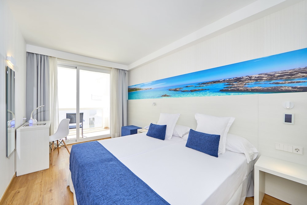 Hotel Negresco Playa de Palma - Adults Only — Hotel rooms in Playa de Palma, Balearic Islands