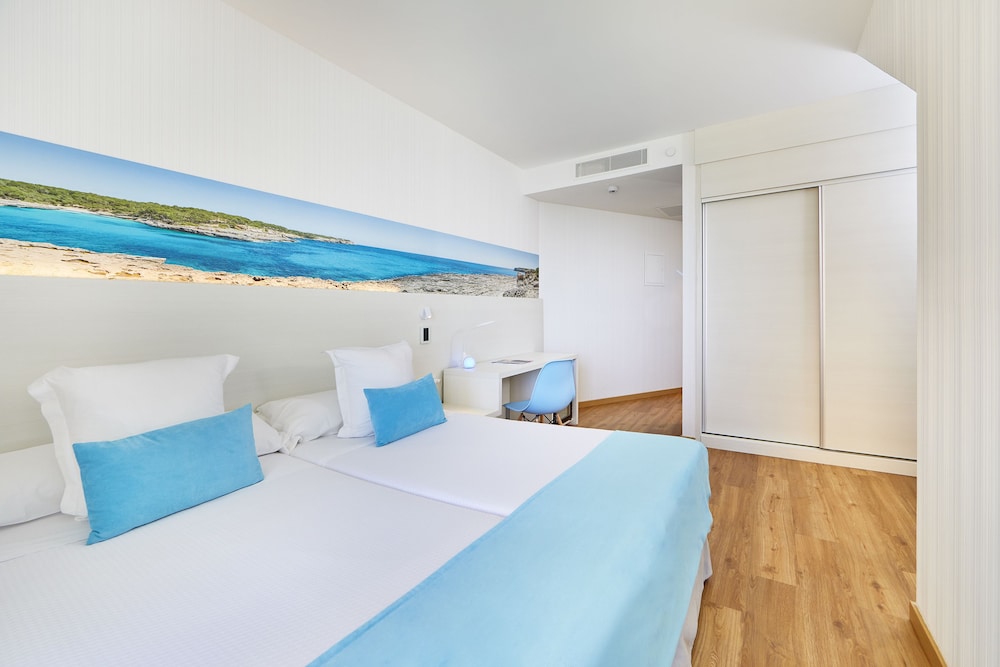 Hotel Negresco Playa de Palma - Adults Only — Hotel rooms in Playa de Palma, Balearic Islands