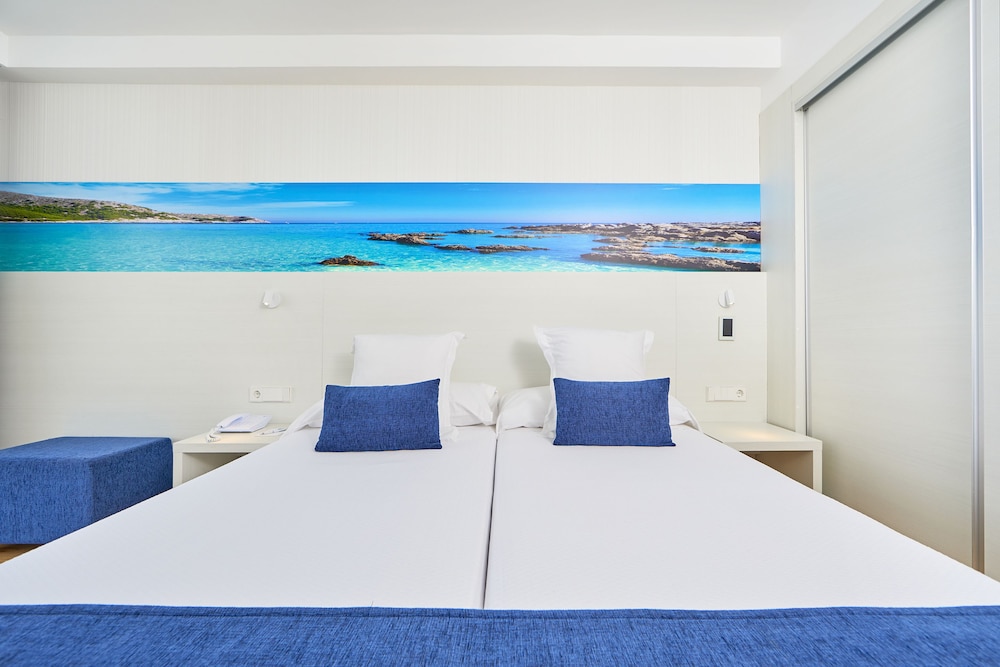 Hotel Negresco Playa de Palma - Adults Only — Hotel rooms in Playa de Palma, Balearic Islands