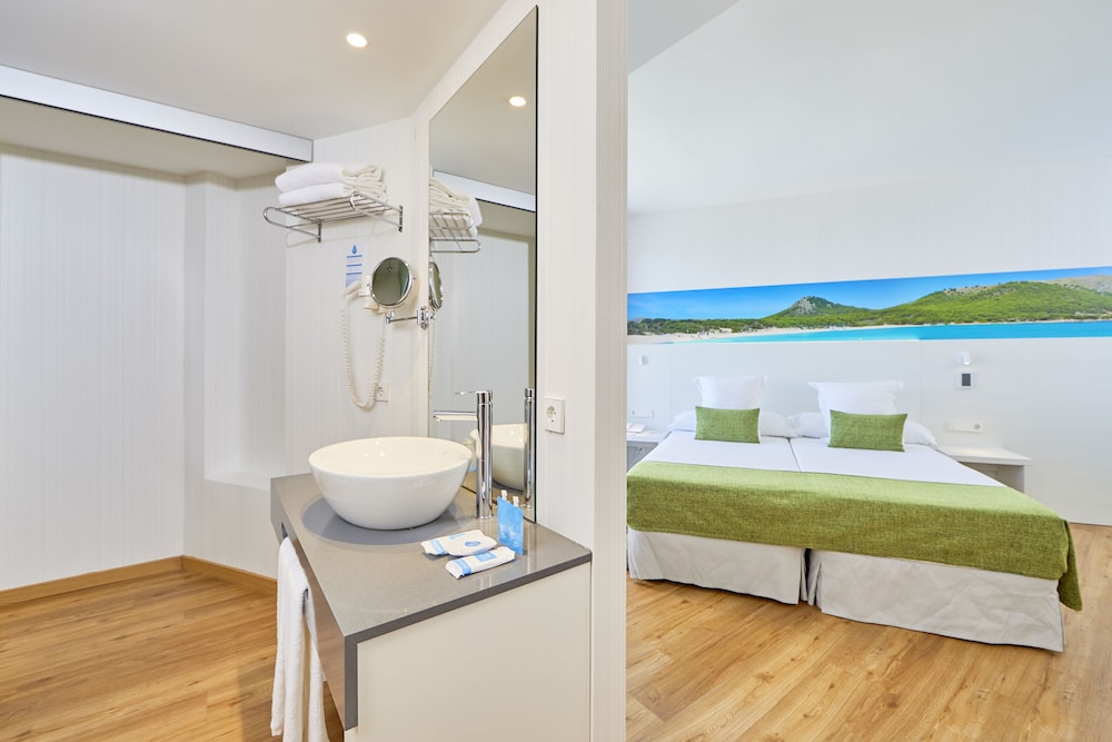 Hotel Negresco Playa de Palma - Adults Only — Hotel rooms in Playa de Palma, Balearic Islands