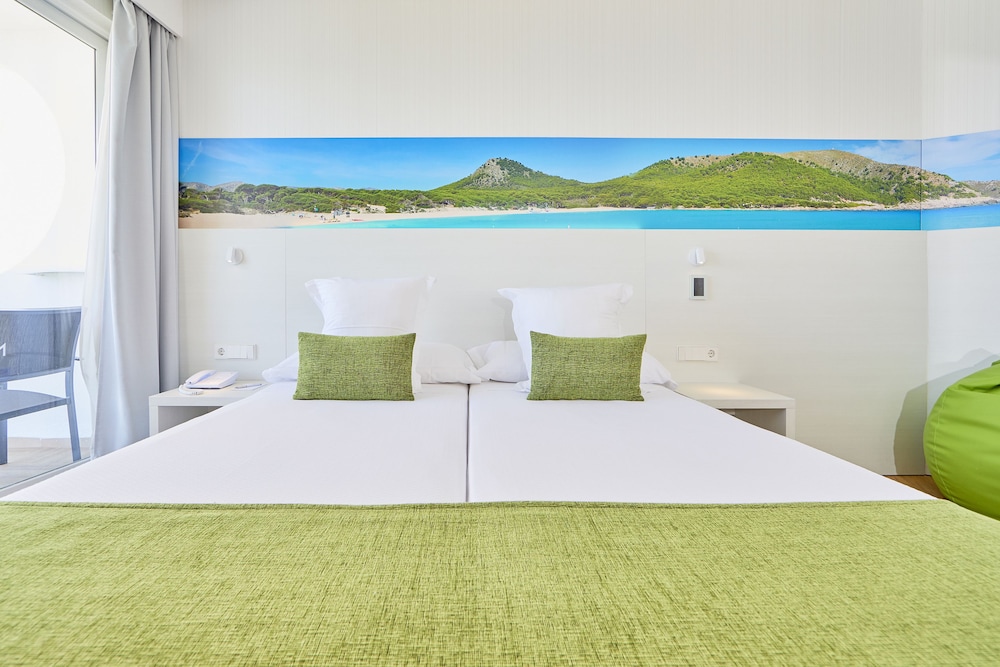 Hotel Negresco Playa de Palma - Adults Only — Hotel rooms in Playa de Palma, Balearic Islands