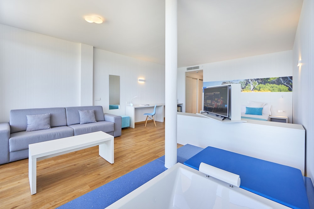 Hotel Negresco Playa de Palma - Adults Only — Hotel rooms in Playa de Palma, Balearic Islands