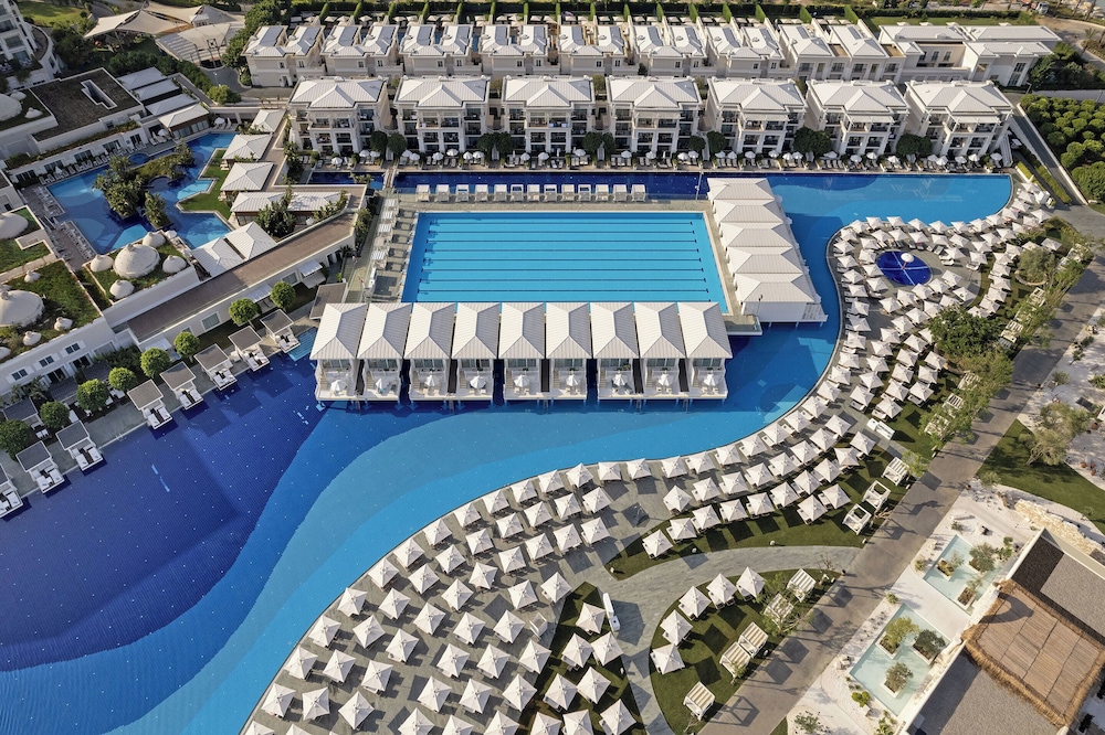 Titanic Deluxe Golf Belek — Pool in Belek