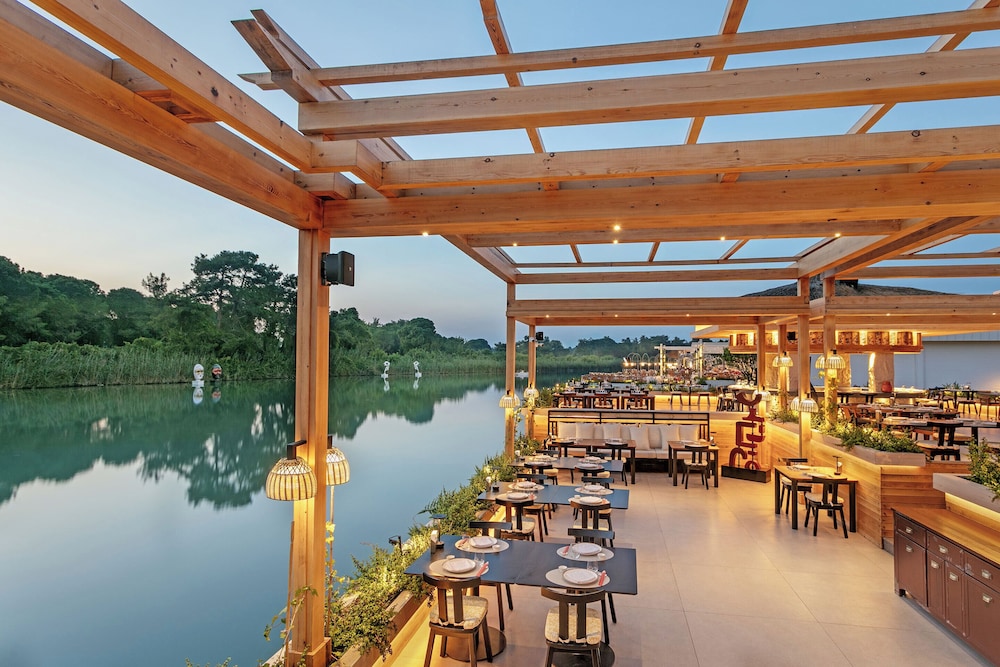 Titanic Deluxe Golf Belek — Restaurant in Belek