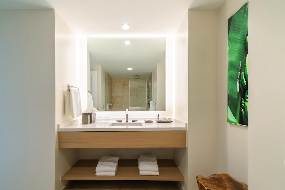 Hyatt Regency Aruba Resort and Casino — Hotel rooms in Noord, Aruba