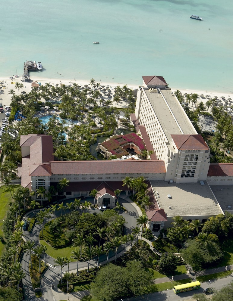Hyatt Regency Aruba Resort and Casino — Hotel building in Noord, Aruba
