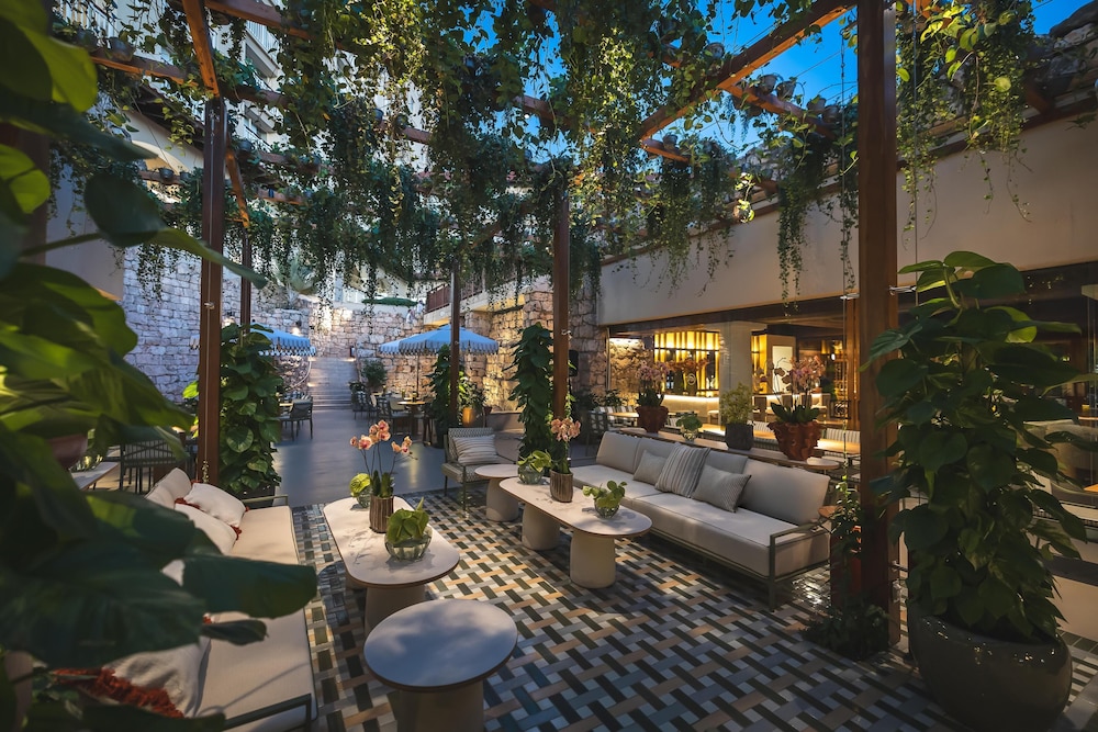 Hyatt Regency Aruba Resort and Casino — Restaurant & bars in Noord, Aruba