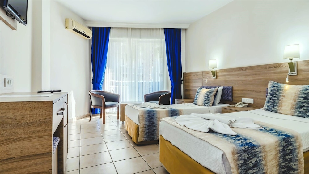 Kleopatra Arsi Hotel — Hotel rooms in Alanya