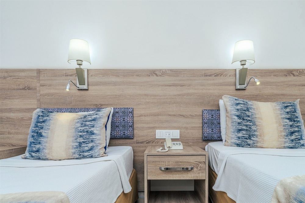 Kleopatra Arsi Hotel — Hotel rooms in Alanya