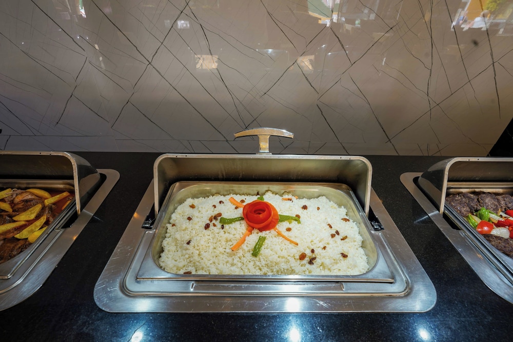 Kleopatra Arsi Hotel — Restaurant & bars in Alanya