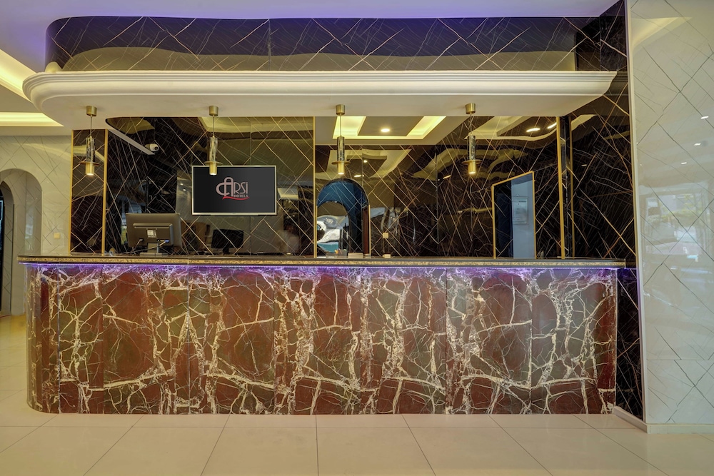 Kleopatra Arsi Hotel — Hotel building in Alanya